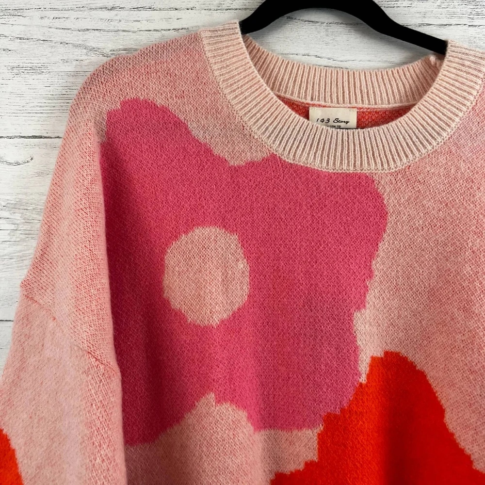 🚨SOLD🚨NWT FLORAL SWEATER - Picture 4 of 6